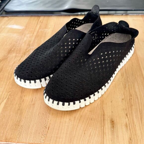 Isle Jacobsen Black Tulip Slip Ons. Size 40/US 9.5-10 - Picture 1 of 9